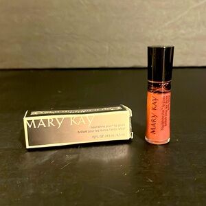 New Mary Kay Nourishine Plus Lip Gloss • Cafe Au Lait